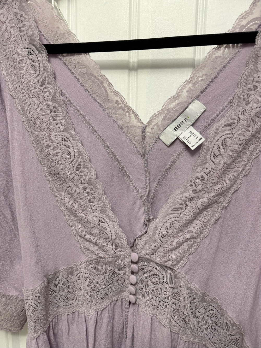 Forever 21+ Lavender Purple Button Up Lace Vneck Crop Top Size 2X (5-7) - Picture 3 of 12